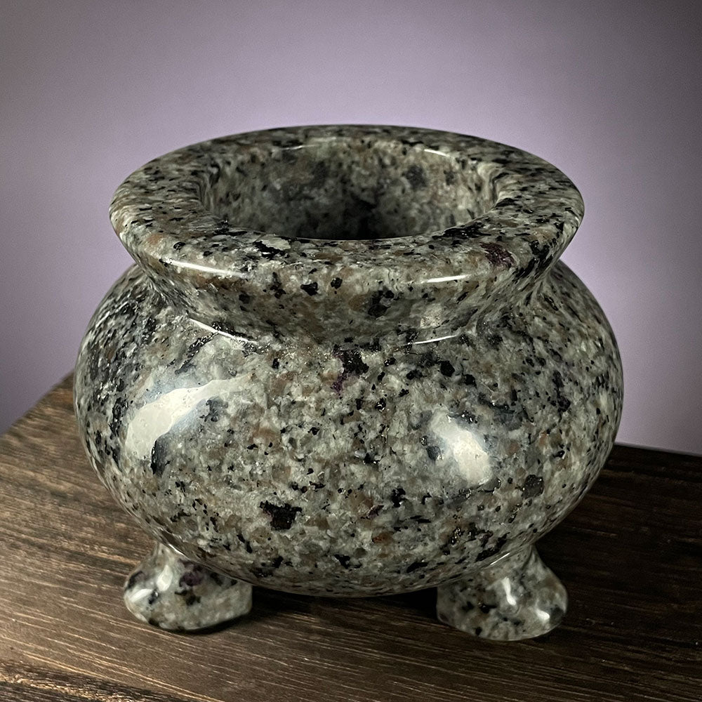 Large UV Reactive Yooperlite Crystal Cauldron - Glowing Magma Altar Bowl (1.1kg)